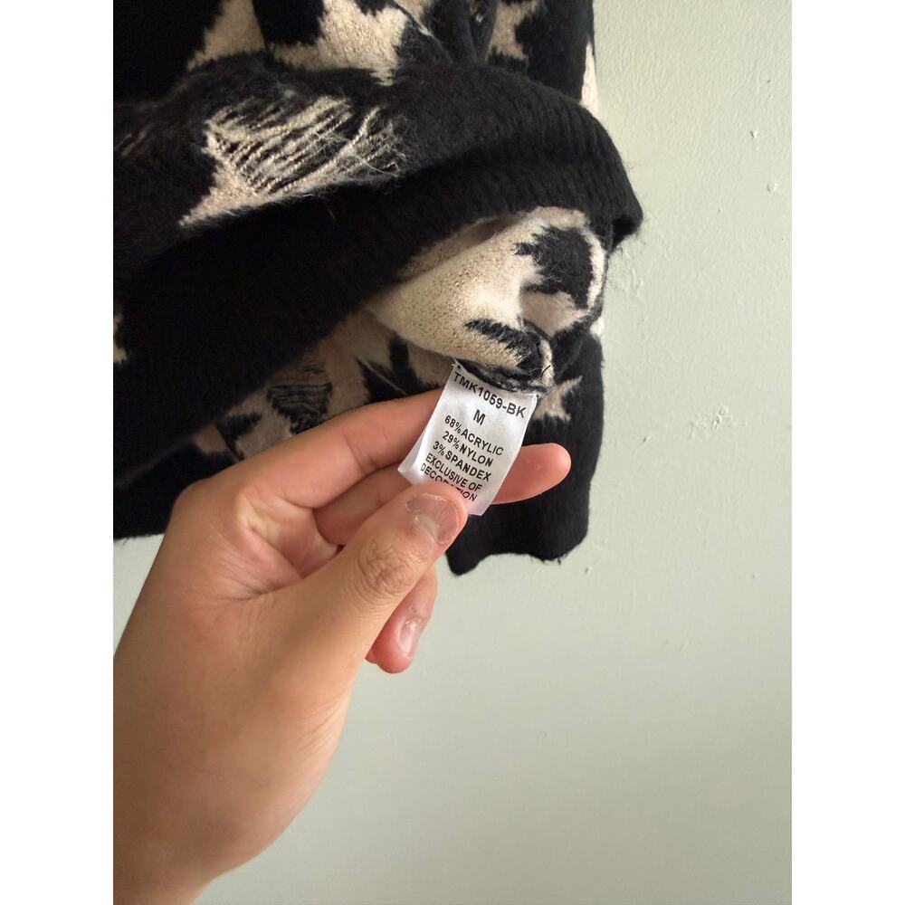 THML | NEW Preppy Soft Knit Black/Cream Star Destroyed Pullover Sweater Sz M - Picture 7 of 10